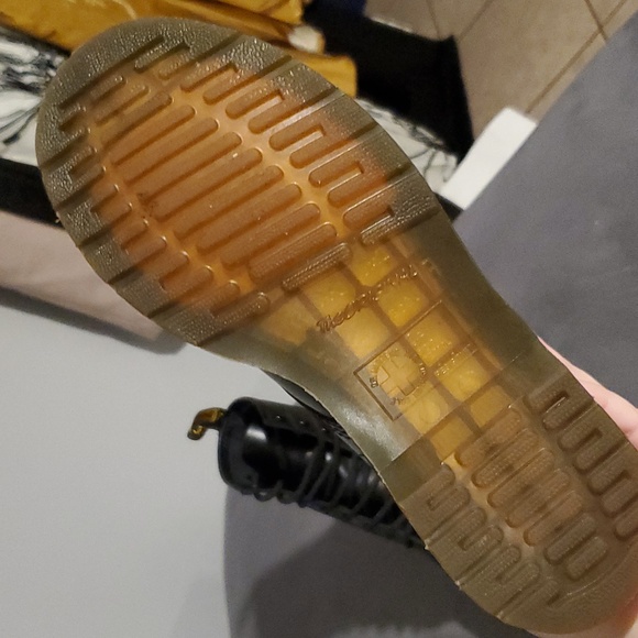 DR MARTENS 1460 WOMEN'S LACE UP BOOTS - Picture 3 of 5